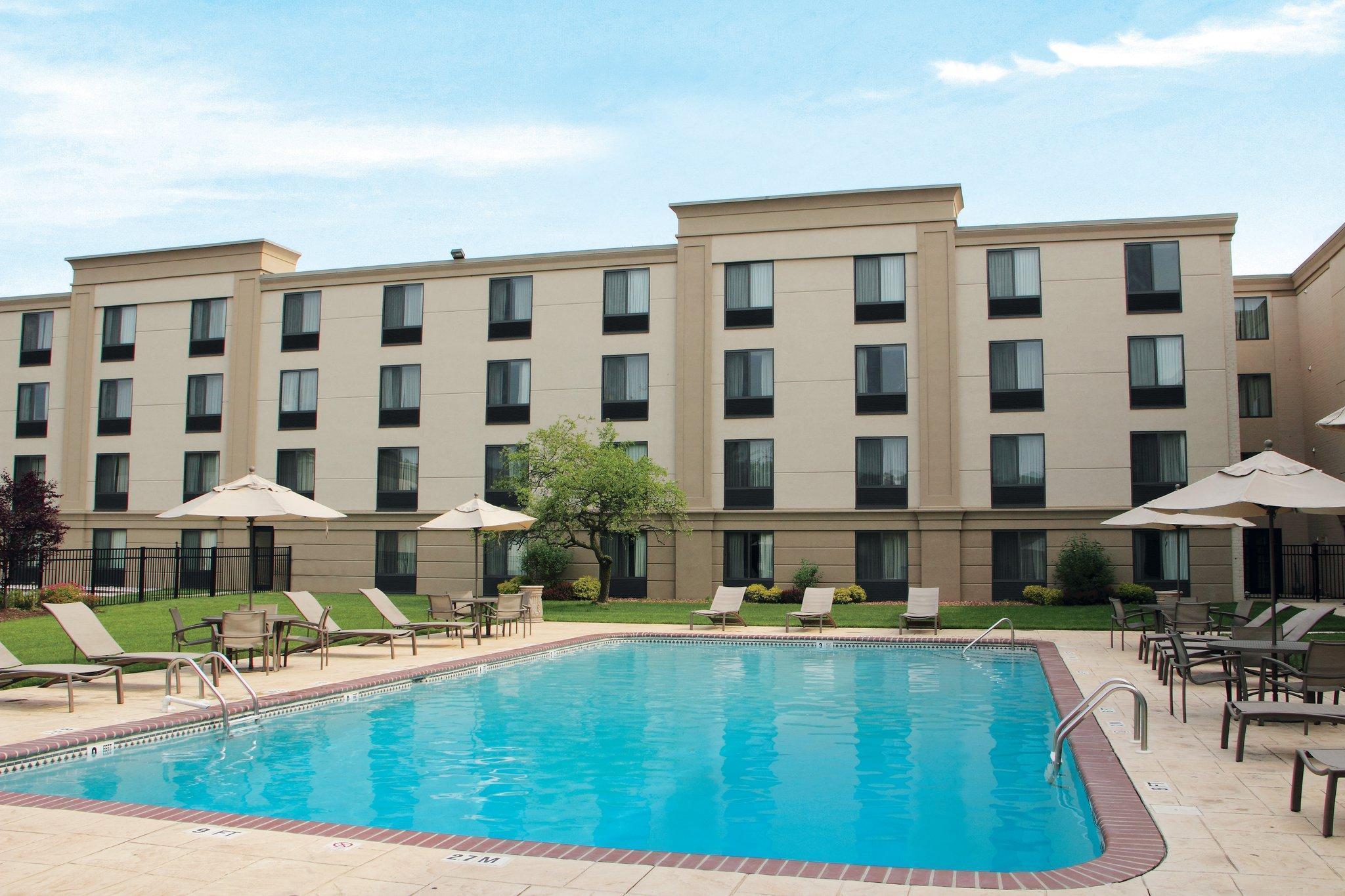 Hotel East Windsor By Ihg 3*